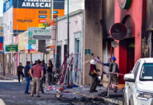 Tragedia en Hermosillo: más de 24 horas después, el gobierno de Durazo no ha esclarecido la razón por la que la gente no pudo salir de tienda incendiada