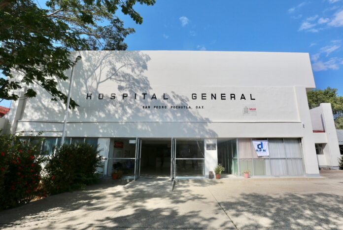 FOTO-6-Recorre-Gobernador-Salomon-Jara-Hospital-General-de-San-Pedro-Pochutla