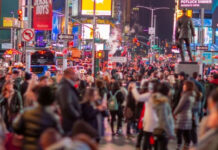 La población de EU crece a su menor nivel desde la pandemia de Covid-19 tras la caída en migración