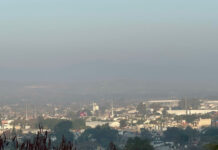 Humo por incendio en Etla provoca olor a quemado en Valles Centrales