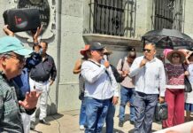 Locatarios de mercados públicos protestan contra nuevo reglamento en Oaxaca