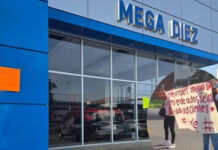 Detienen en Oaxaca a un ex directivo y un directivo de la agencia de automóviles Chevrolet MEGA acusados de defraudar a más de una veintena de personas