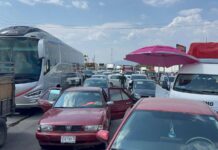 Bloqueo de productores de mango cumple 24 horas ininterrumpidas en Santo Domingo Zanatepec ante falta de acuerdos con empacadoras