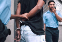 Dan seis años de prisión en EU a extranjero tras detención con 250 mil dólares destinados hacia México