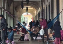 Comuneros mixes mantienen toma en Palacio de Gobierno