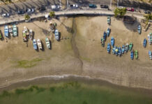 Gobierno ofrece 15 mil pesos a pescadores afectados por el derrame en el Golfo de México a través de una Tarjeta del Bienestar