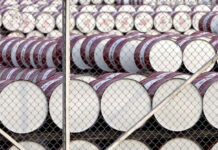 Wall Street cae y los precios del petróleo se disparan tras incertidumbre por el mensaje de Trump