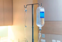 “Sueros de colores” son un riesgo innecesario, el doctor Alejandro Macías hace un llamado a no dejarse engañar