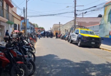 Policías de Oaxaca de Juárez se declaran en paro y toman Palacio Municipal y bloquean calles en demanda de Ley de Pensiones y mejoras salariales
