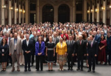 Sheinbaum a legisladores de la 4T: “Sólo hay dos caminos, la oligarquía y el entreguismo o el pueblo y la República”