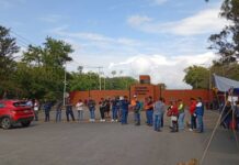 Sección 22 mantiene bloqueos en Pemex, aeropuerto y caseta de Huitzo