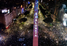 Desmanes y detenidos en Argentina por festejos de aficionados pese a perder la Final del Mundial