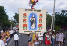 Sección 22 recrimina a autoridades convertir Guelaguetza en espectáculo comercial; inaugura evento alterno