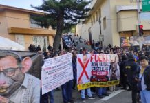 Protesta de trabajadores de SUTCSEIIO recibe al Primer Lunes del Cerro; exigen a director cumplimiento de acuerdos